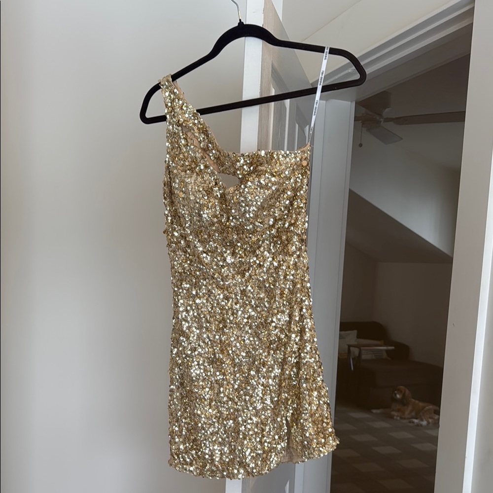 Sherri Hill Gold Sequin One-Shoulder Dress